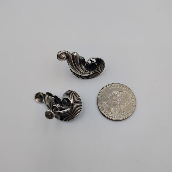 Vintage Danecraft Sterling Silver 925 Art Deco Floral Motif Screw Back Earrings - Picture 14 of 14